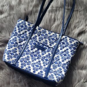 Vera Bradley blue white floral purse